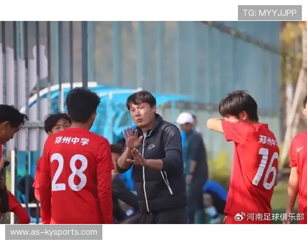琑队如何完善青训教练的职业发展路径，足球青训教练工作总结